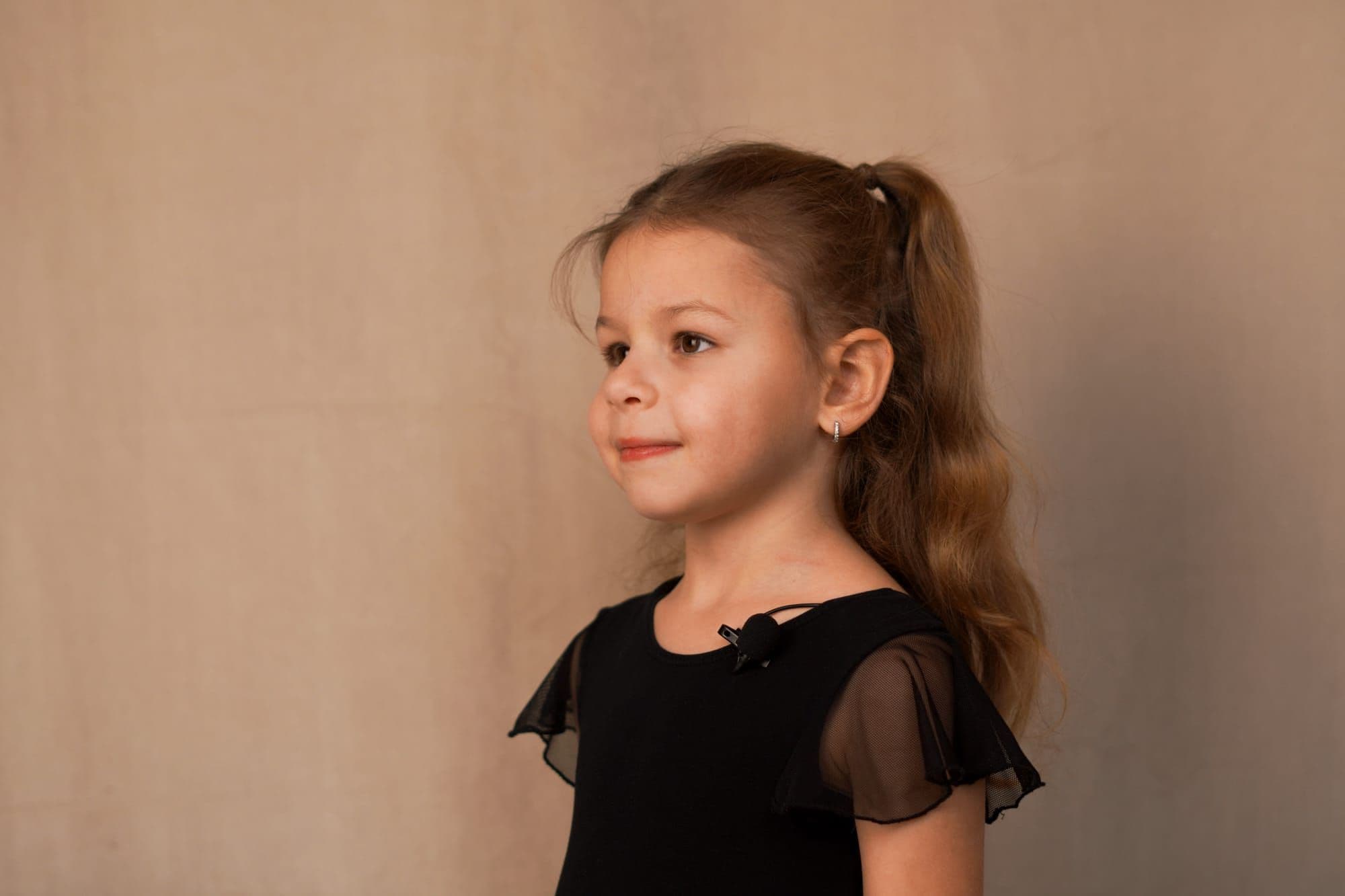 Эмилия — взгляд в другую сторону